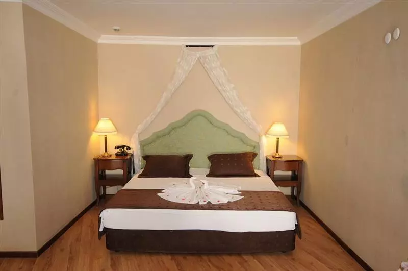 8120_Grand_Sahins_Hotel_80421